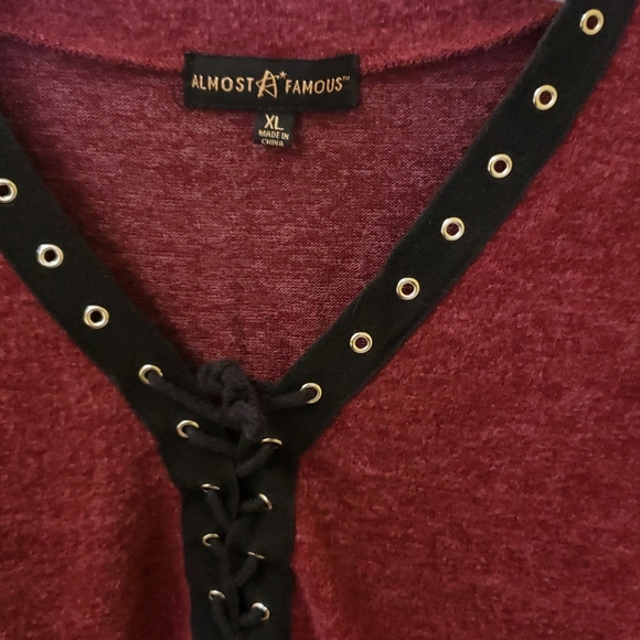 Almost Famous sweater - Picture 2 of 4